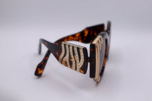 Load image into Gallery viewer, Round Stylish Sunglasses With Gold Side - Pamela's Younique Boutique
