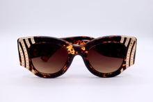 Load image into Gallery viewer, Round Stylish Sunglasses With Gold Side - Pamela's Younique Boutique