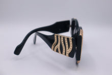 Load image into Gallery viewer, Round Stylish Sunglasses With Gold Side - Pamela's Younique Boutique