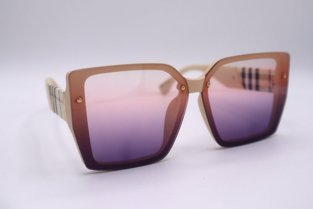 Woman Square Sunglasses With Pattern On The Side - Pamela's Younique Boutique